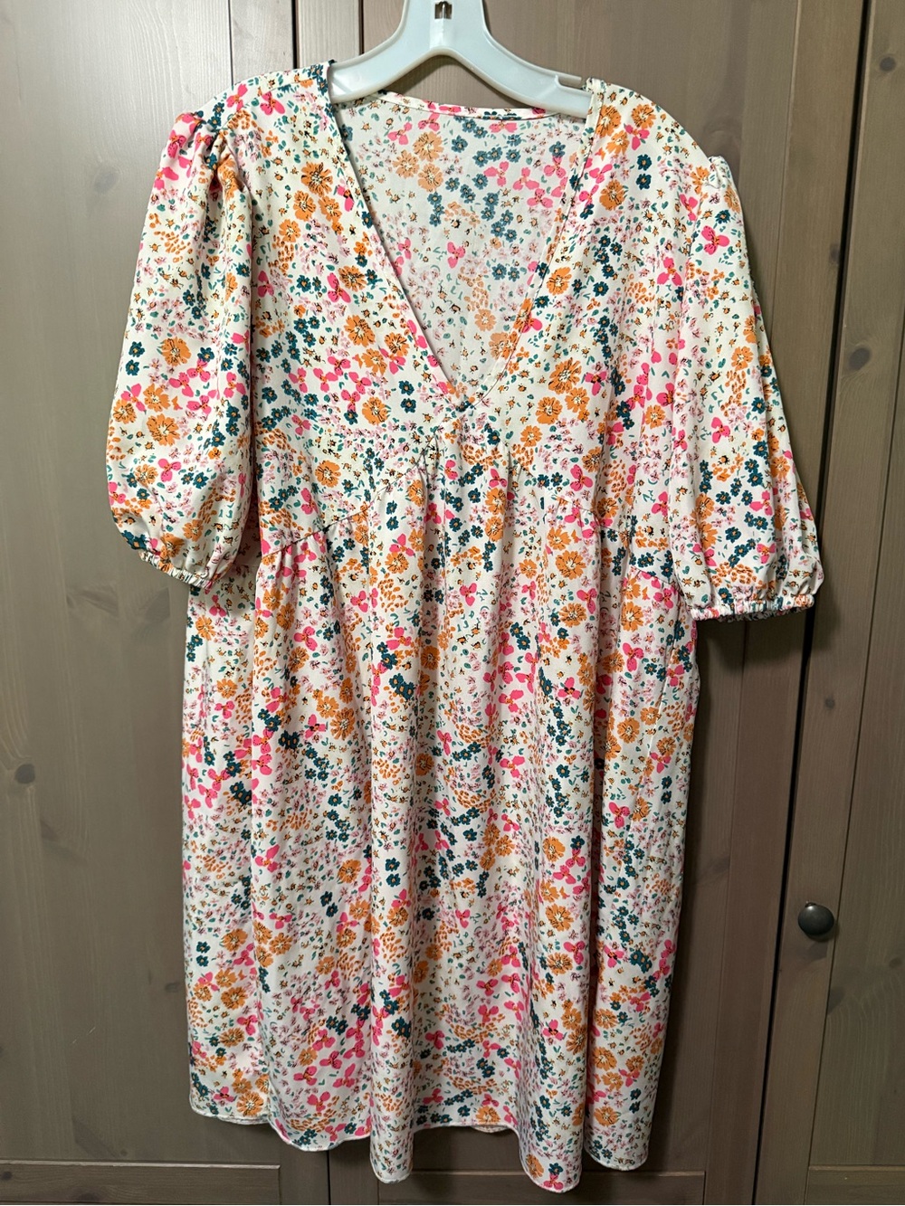 SHEIN Cream Floral V-Neck Puff Sleeve Dress